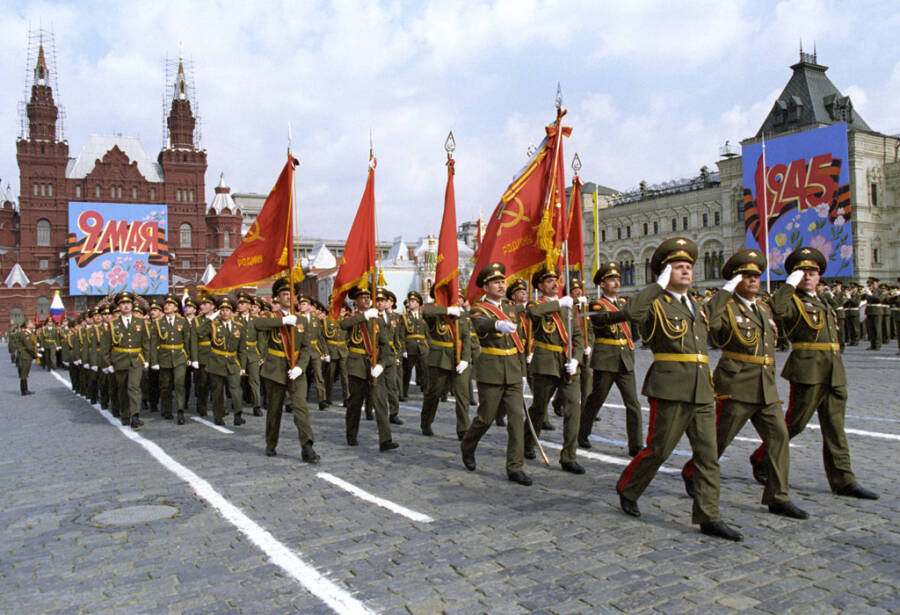 9 мая - День Победы советского народа в Великой Отечественной войне.